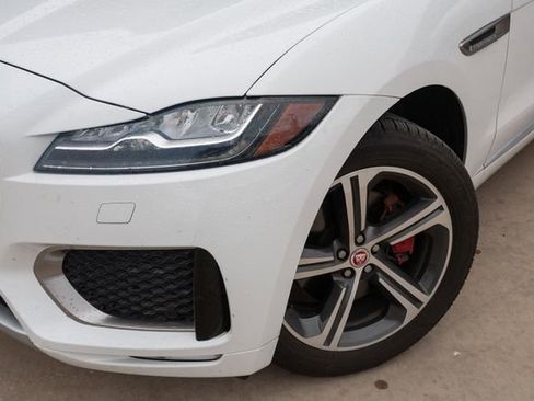 Used 2018 Jaguar F-PACE S image 3