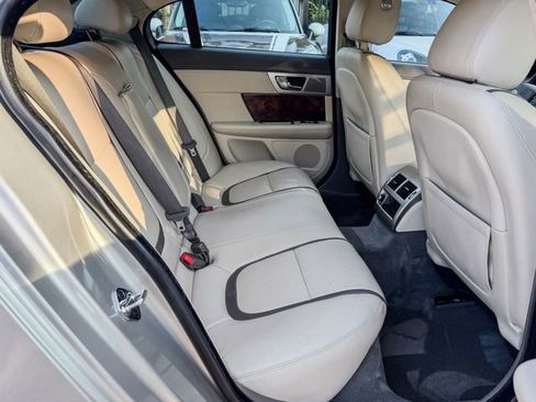 Used 2013 Jaguar XF 3.0 image 18