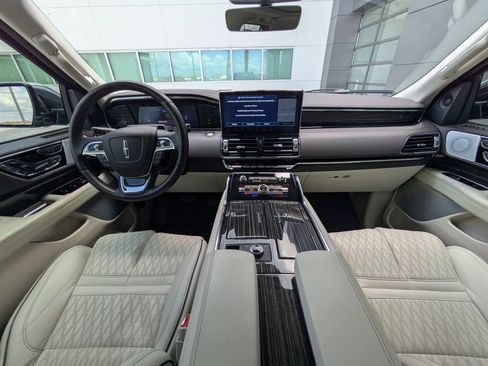 Used 2024 Lincoln Navigator L Black Label AWD/4WD image 15