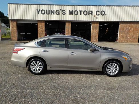 Used 2015 Nissan Altima 2.5 S w/ Power Driver Seat Package image 6