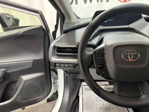 Used 2025 Toyota Prius LE AWD/4WD image 24