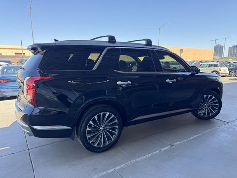 Used 2024 Hyundai Palisade Calligraphy image 4