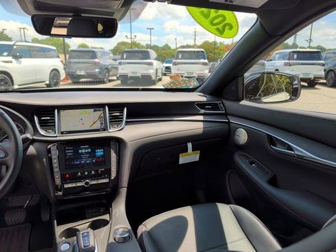 Certified 2025 INFINITI QX55 Sensory w/ Lighting Package AWD/4WD image 10
