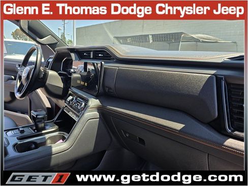 Used 2025 GMC Sierra 1500 AT4 w/ AT4 Premium Package AWD/4WD image 32