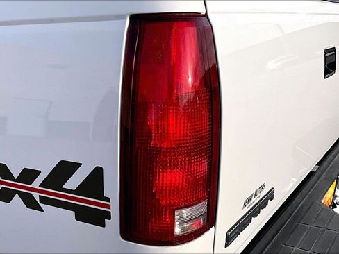 Used 1992 GMC Sierra 1500 4x4 Regular Cab image 17