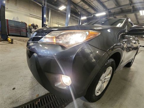 Used 2013 Toyota RAV4 XLE image 29
