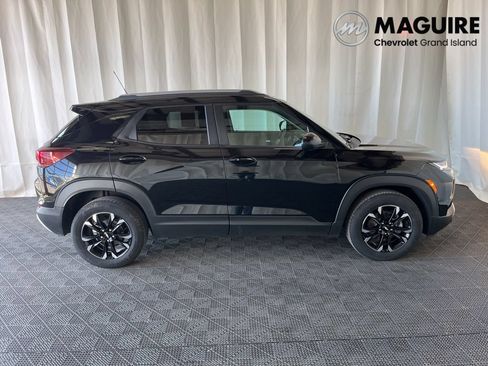 Used 2023 Chevrolet TrailBlazer LT FWD image 2