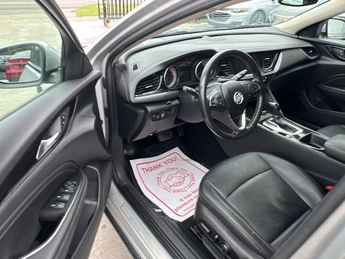 Used 2018 Buick Regal Essence image 9