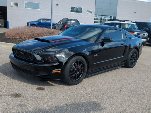 Used 2013 Ford Mustang GT Premium w/ Comfort Pkg RWD image 4