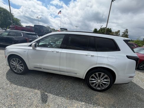 Used 2020 Cadillac XT6 Sport w/ Platinum Package AWD/4WD image 8