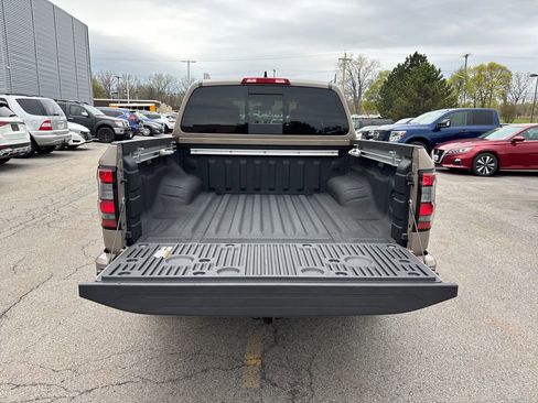 Used 2023 Nissan Frontier PRO-4X w/ Pro Convenience Package AWD/4WD image 13