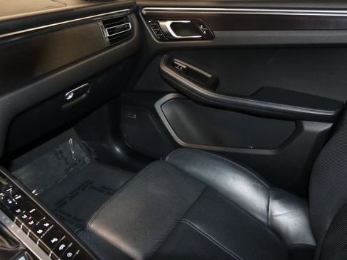 Used 2021 Porsche Macan GTS image 48