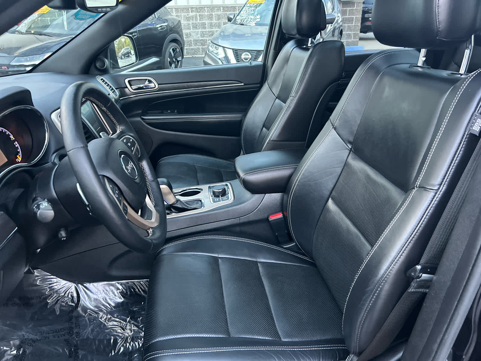 Used 2017 Jeep Grand Cherokee Limited w/ Luxury Group II AWD/4WD image 12