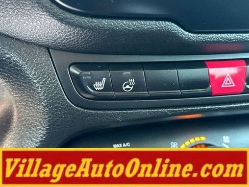 Used 2015 Jeep Renegade Trailhawk w/ Popular Equipment Group AWD/4WD image 22