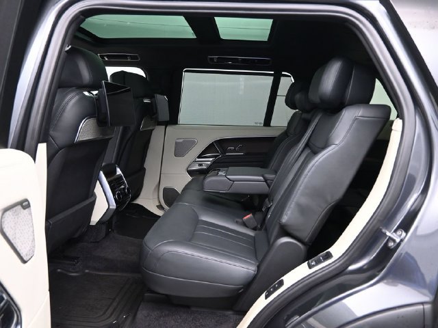 Used 2023 Land Rover Range Rover Long Wheelbase Autobiography AWD/4WD image 21