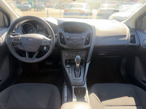 Used 2017 Ford Focus SE FWD image 10