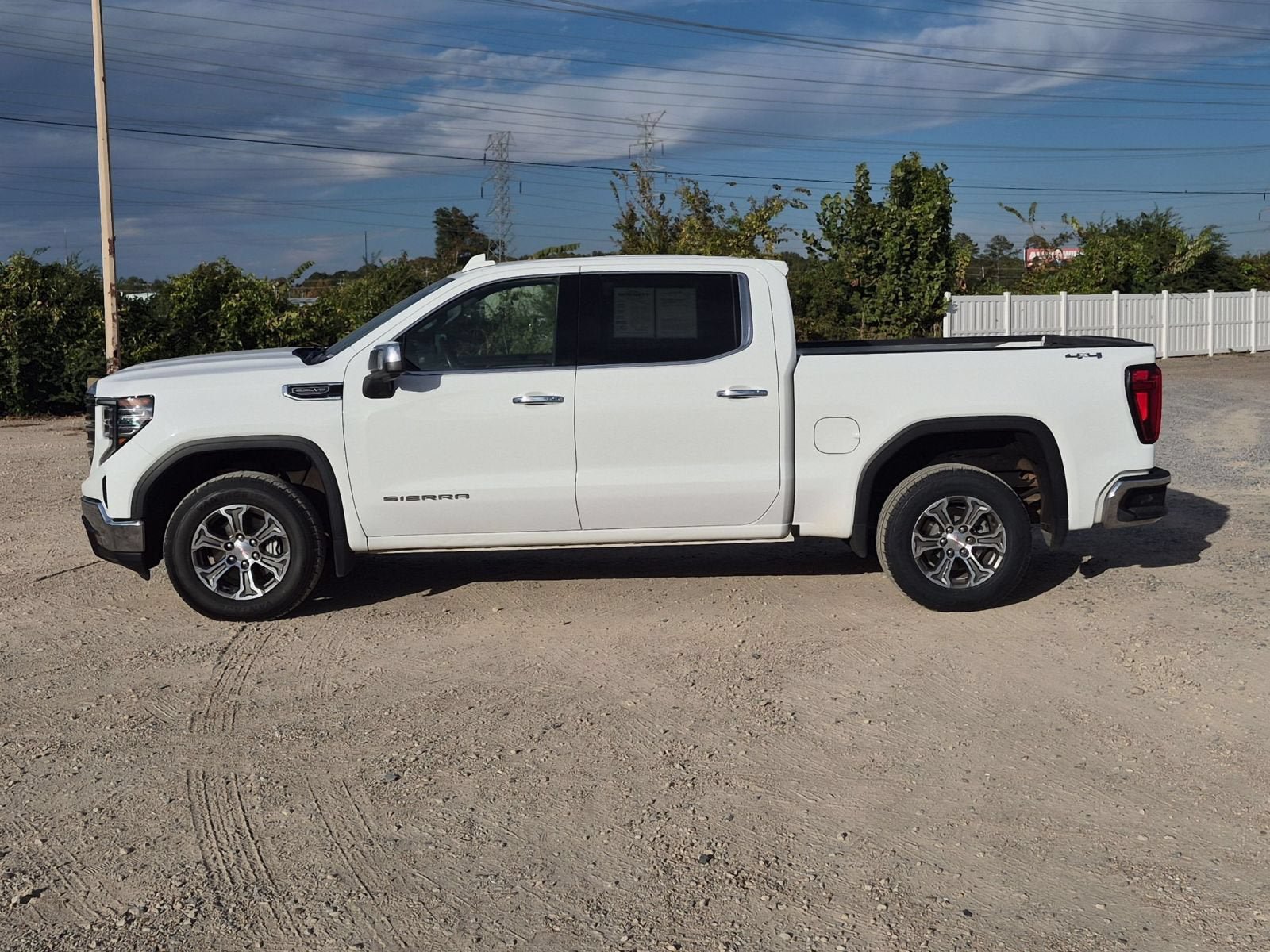 Used 2025 GMC Sierra 1500 SLT AWD/4WD image 2