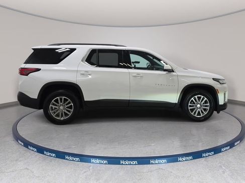 Used 2023 Chevrolet Traverse LT w/ Rear Camera Mirror Package AWD/4WD image 5