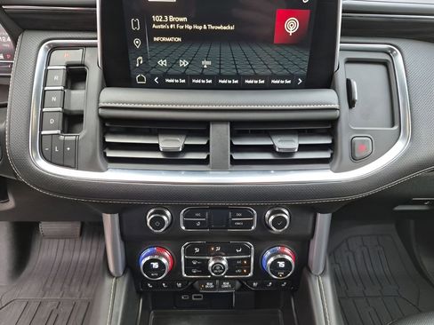 Used 2023 GMC Yukon SLT w/ SLT Premium Package image 37