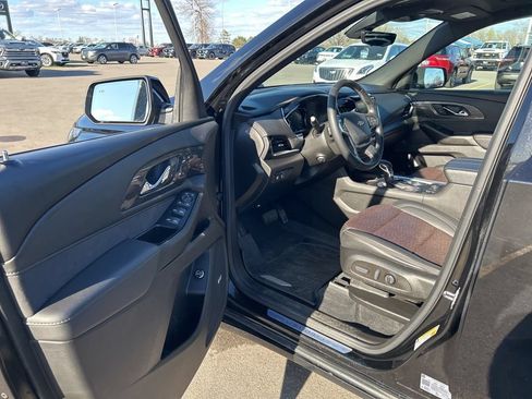 Certified 2023 Chevrolet Traverse High Country AWD/4WD image 11