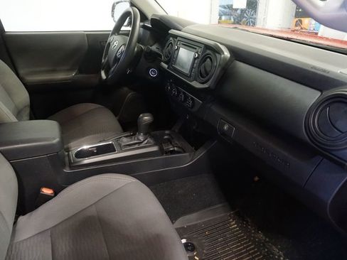 Used 2019 Toyota Tacoma SR AWD/4WD image 16