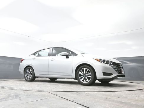 Used 2023 Nissan Versa SV image 48