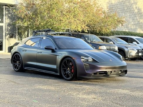 Used 2024 Porsche Taycan GTS image 9