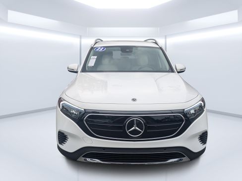 Used 2023 Mercedes-Benz EQB 300 4MATIC image 8
