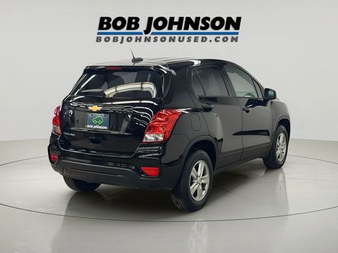 Certified 2022 Chevrolet Trax LS w/ Tint and Cruise Package image 11