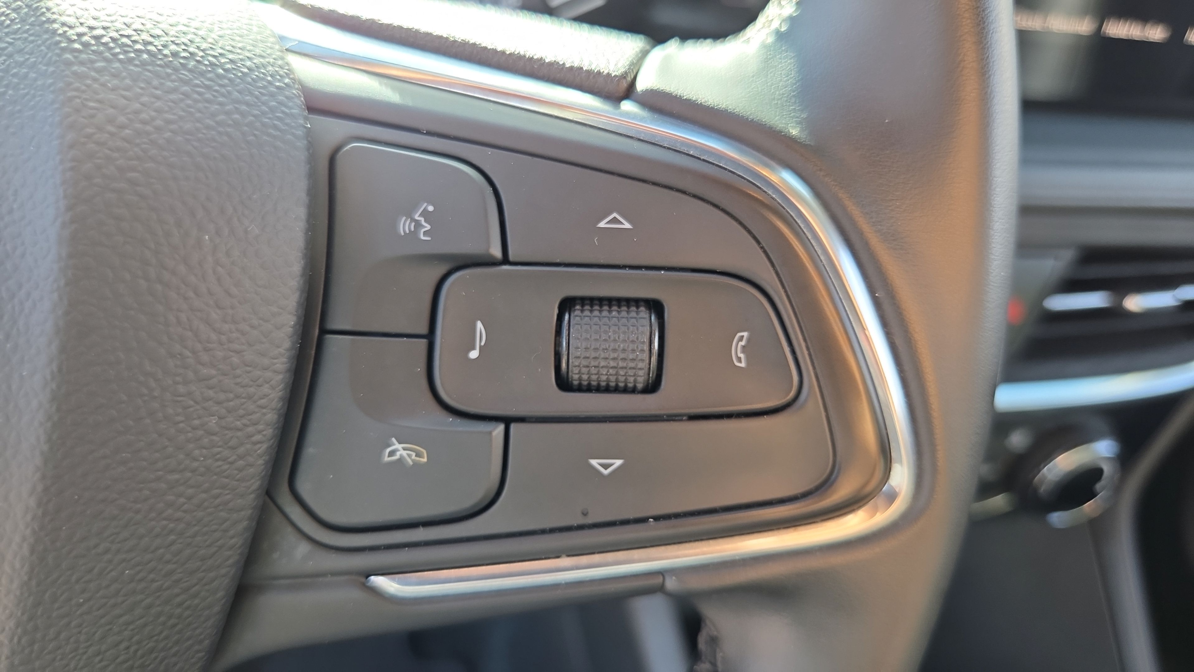 Certified 2024 Buick Encore GX Sport Touring AWD/4WD image 28