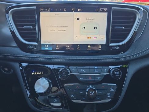 New 2026 Chrysler Pacifica Select w/ S Appearance Package FWD image 18