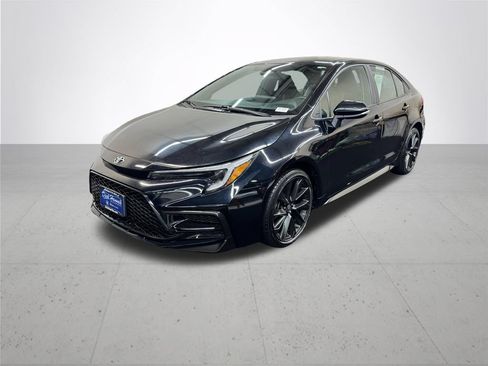 Used 2024 Toyota Corolla SE FWD image 2