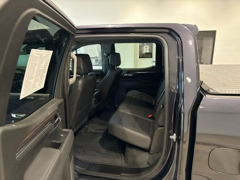 Used 2025 GMC Sierra 1500 SLT AWD/4WD image 18