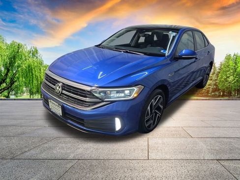 Certified 2022 Volkswagen Jetta SEL image 8