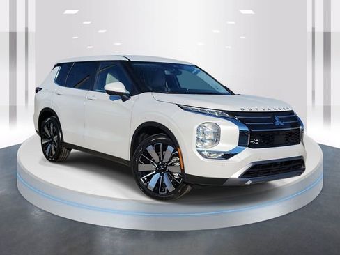 New 2026 Mitsubishi Outlander SE image 1
