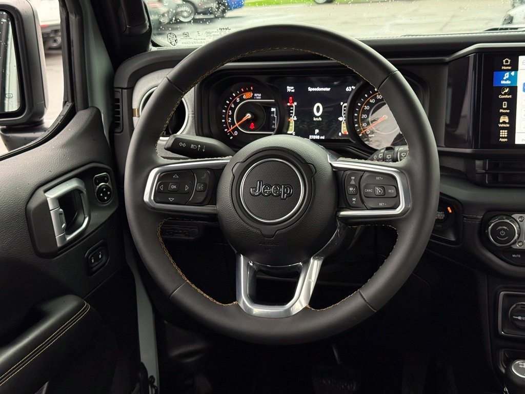 Used 2024 Jeep Wrangler Unlimited Sahara AWD/4WD image 5