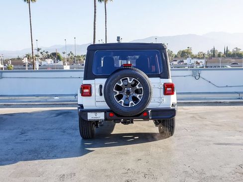 New 2026 Jeep Wrangler Unlimited Sahara AWD/4WD image 8