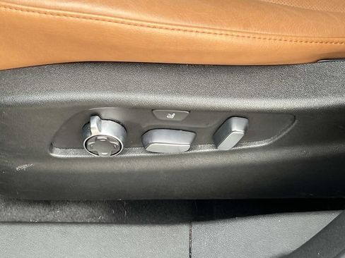 Used 2021 Cadillac XT4 Premium Luxury image 26