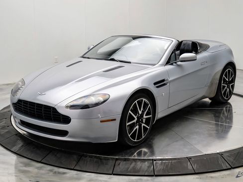 Used 2009 Aston Martin V8 Vantage Convertible image 6