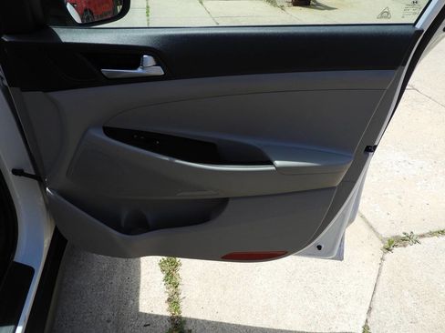 Used 2020 Hyundai Tucson Value FWD image 38