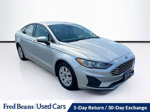 Used 2019 Ford Fusion S FWD image 1