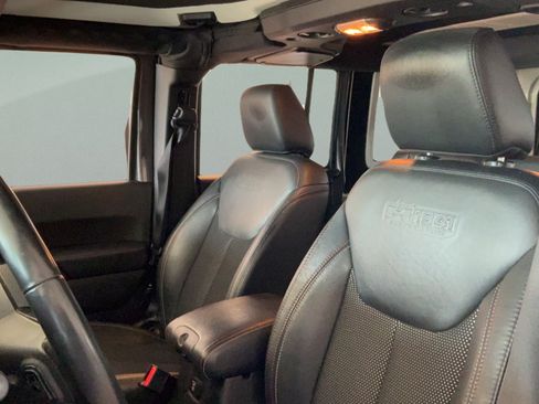 Used 2016 Jeep Wrangler Unlimited Sahara AWD/4WD image 25