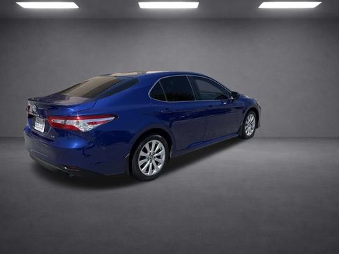 Used 2018 Toyota Camry LE FWD image 22