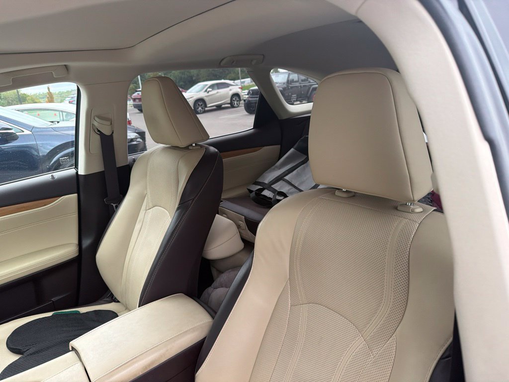 Used 2019 Lexus RX 350L AWD w/ Premium Package image 16