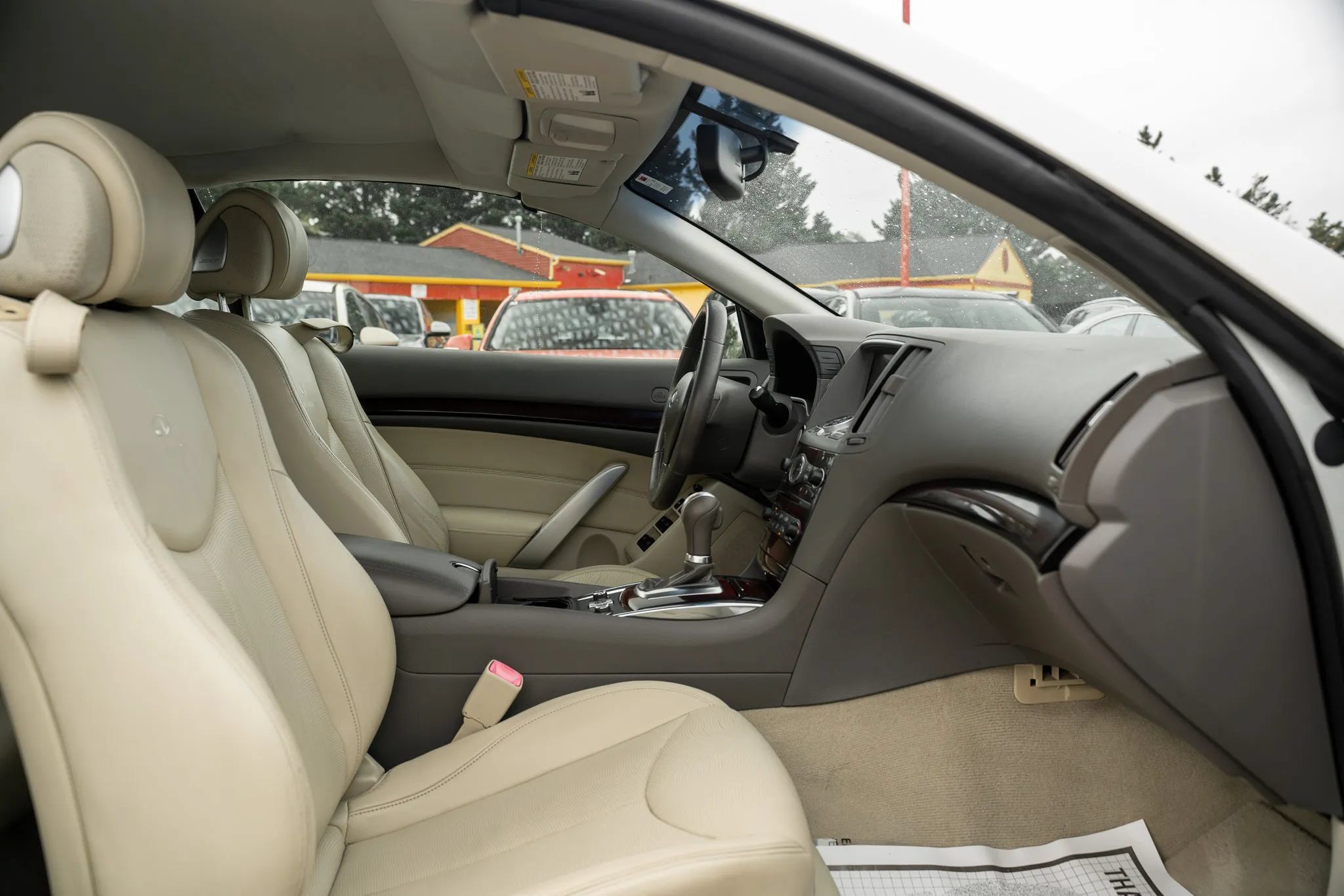 Used 2012 INFINITI G37 Convertible w/ Premium Pkg RWD image 11