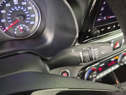 Used 2023 Kia Forte GT-Line image 33