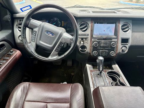 Used 2017 Ford Expedition Platinum RWD image 11