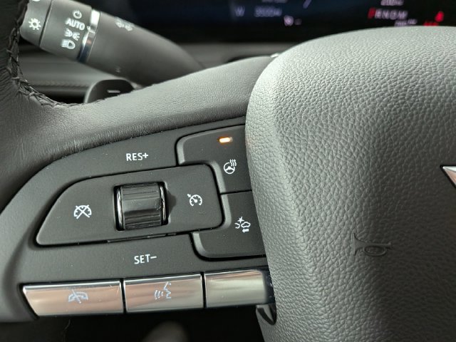 Used 2024 Cadillac XT4 Premium Luxury w/ Cold Weather Package AWD/4WD image 8