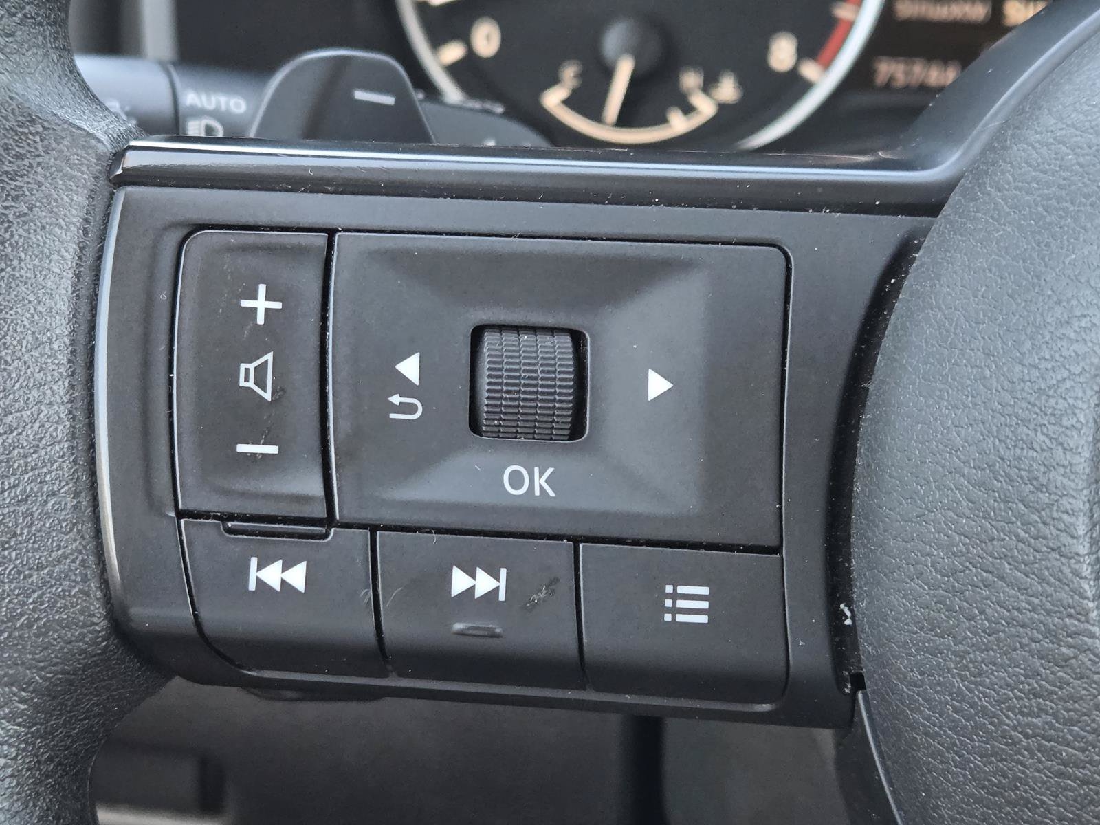 Used 2024 Nissan Rogue SV FWD image 19