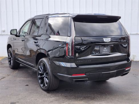 Certified 2025 Cadillac Escalade Sport Platinum image 3